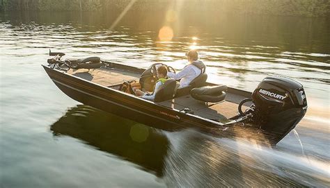 15 Best Bass Boats Under $20,000 - Kayak Help