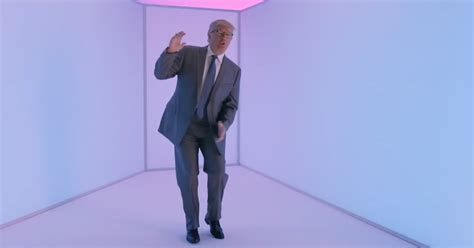 Donald Trump shows off his dad dance moves in 'SNL' 'Hotline Bling' parody