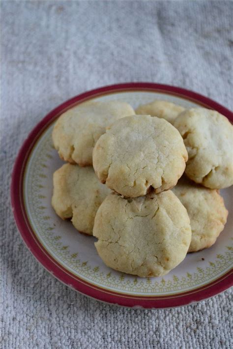 Almond Ghoriba- Moroccan Cookies – Gayathri's Cook Spot