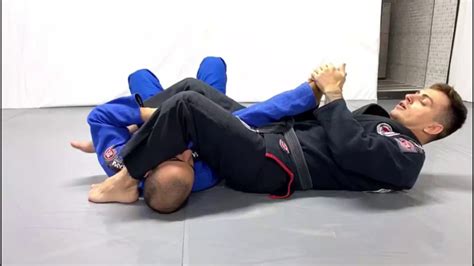 ARM LOCK NA MONTADA POSIÇÃO DE JIU JITSU - YouTube