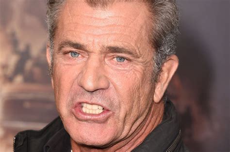 Mel Gibson launches angry tirade shoves female photographer | Daily Star