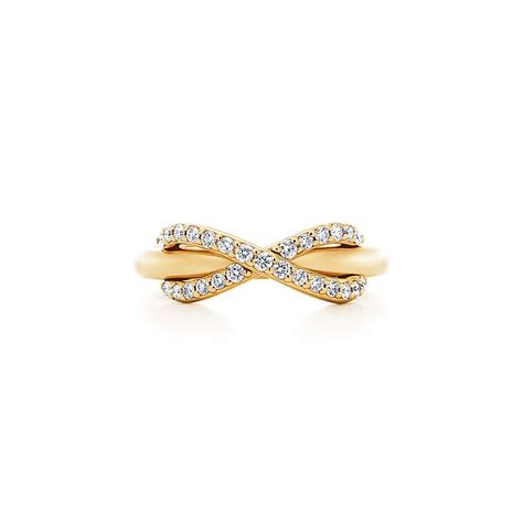 Tiffany Infinity ring in 18k gold with diamonds. | Tiffany & Co.