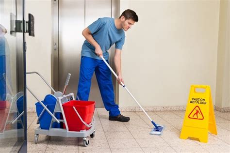 Qualities and Skills of a Commercial Cleaner | Clear Choice