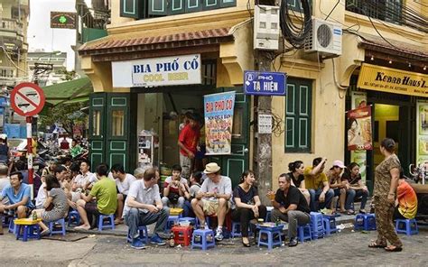 Bia Hoi Corner | Hanoi, Hanoi vietnam, Vietnam