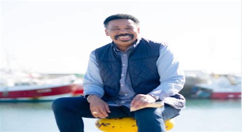 Pastor Tony Evans engaged to wife, Dr Carla Crummie age and biography