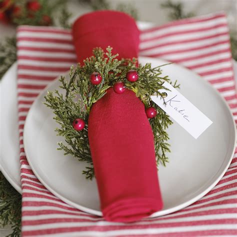 Christmas Napkin Rings - Foliage and Berry Christmas Napkin Rings ...