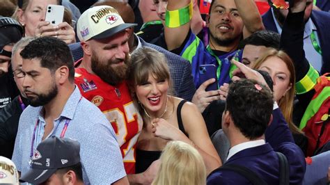 Taylor Swift and Travis Kelce were all ‘heart-eyes’ at the Chiefs Super ...