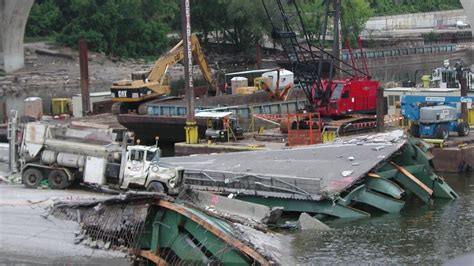 Three investigations search for cause of I-35W bridge collapse | MPR News