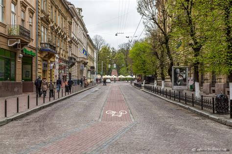 Beautiful architecture of Lviv · Ukraine travel blog