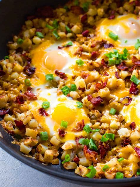 Bacon, Egg, and Potato Breakfast Skillet (+VIDEO) - The Girl Who Ate ...