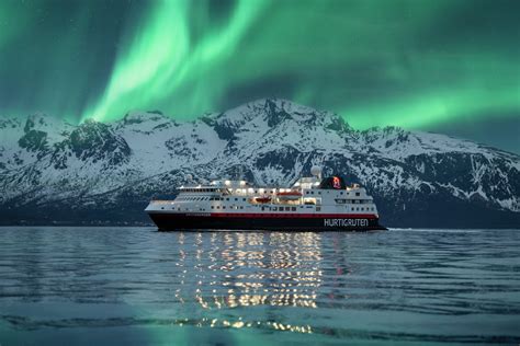 Chase Nature's Greatest Show With Hurtigruten's "Follow The Lights" Packages - Cruise Passenger