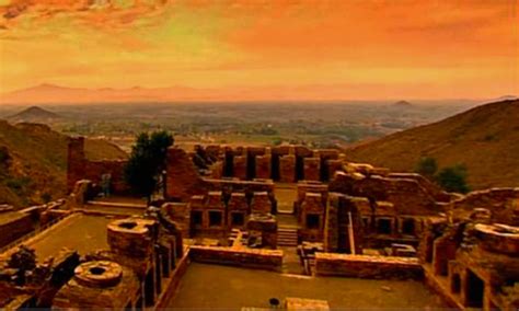 The breathtaking ruins of Mohenjo-Daro have an ancient tale to tell - DAWN.COM