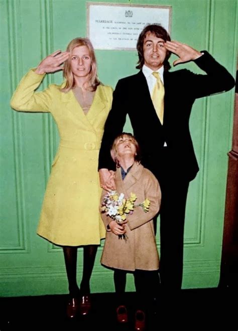 Paul and Linda McCartney's wedding, March 12 1969. | Paul and linda mccartney, Linda mccartney ...