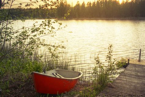 Red Boat by ElyneNoir on DeviantArt