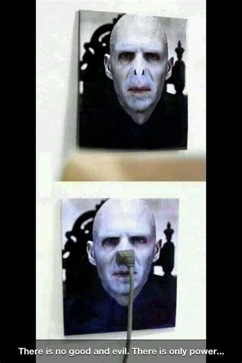 Voldemort's 'nose' memes😂 | Harry Potter Amino