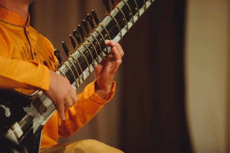 13 Websites To Learn Sitar Lessons Online (Free And Paid) - CMUSE