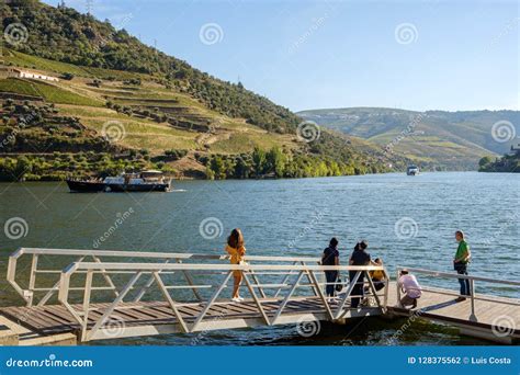 Douro River Pinhao editorial photography. Image of blue - 128375562