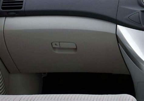 Mitsubishi Grandis Dashboard Cabin Interior Picture | CarKhabri.com