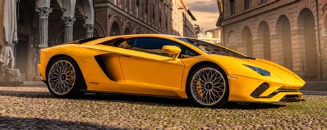 Cruise Utah in Style by Ordering a New 2023 Lamborghini Aventador