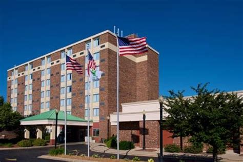 Riverwalk Hotel Downtown Neenah Neenah (Wisconsin) Featuring an indoor ...