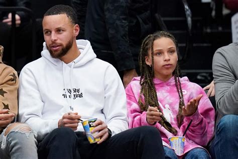 Stephen Curry's Daughter Riley Looks All Grown Up at Women's Basketball Game with Dad: Photo