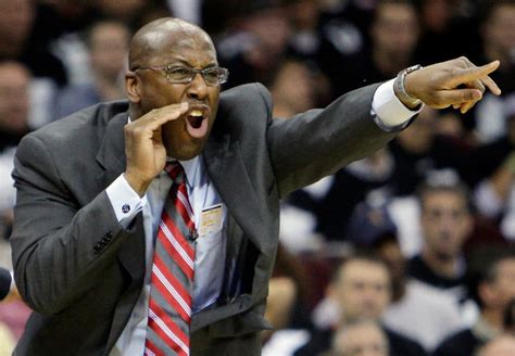 Lakers Near Agreement to Hire Mike Brown as Coach - The New York Times