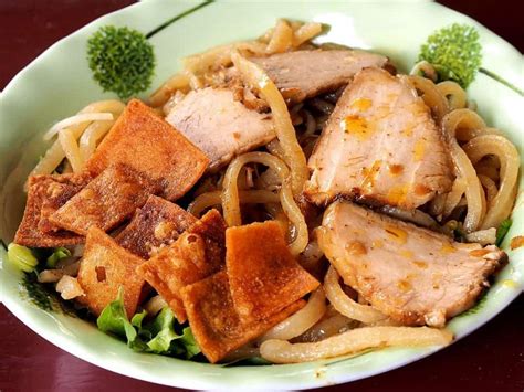 Cao Lau Hoi An - Top 14 famous and delicious Cao Lau shops - Private ...