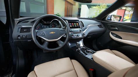 Explore the Accommodating Interior of the 2017 Chevrolet Impala