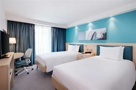 Hampton by Hilton Bristol Airport hotel | englandrover.com