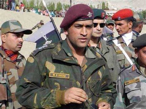 MS Dhoni Undergoing Training With Army's Elite Para Brigade - Cricket News