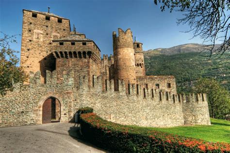 Castello di Fenis | Italian castle, Beautiful castles, Aosta