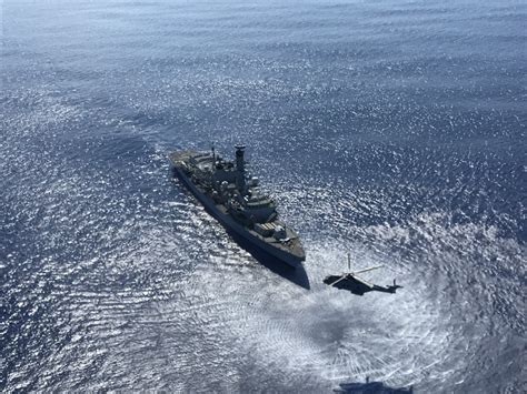 HMS MONMOUTH on Twitter: "Amazing set of photos from today’s winching exercise with @HMSQnlz ...