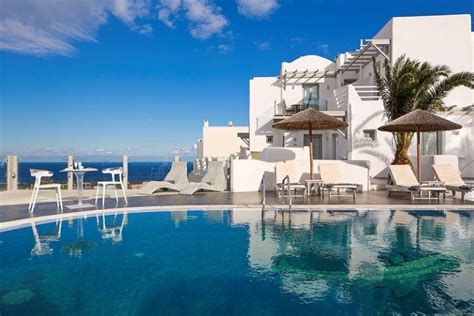 Top 10 Low Budget Hotels in Santorini