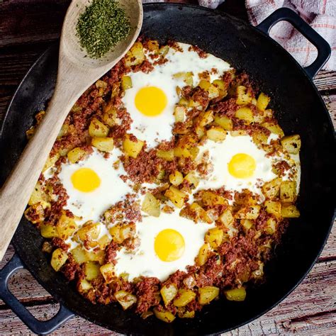 Corned Beef Hash (One-Pot) - British Breakfast, Lunch or Dinner