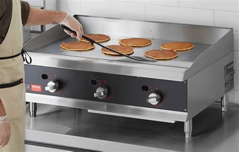 Commercial Grills: Flat Tops, Charbroilers, & More