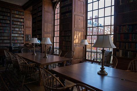 A look inside: Undergraduate House libraries — Harvard Gazette