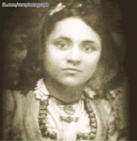 Mother Teresa (Agnes Gonxha Bojaxhiu) childhood picture | Mother teresa, Women in history ...