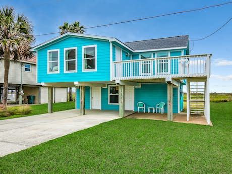 Galveston Beach House Rentals | Professionally Cleaned | Vacasa