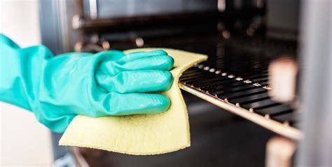 The Best Ways to Clean Your Oven: Baking Soda or No Baking Soda?