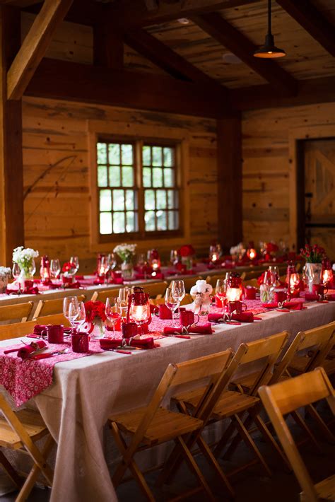 10 Ideas for a Chic Country-Themed Wedding | BridalGuide