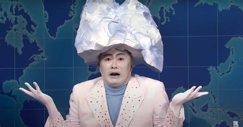 Watch Bowen Yang as Titanic Iceberg on SNL's Weekend Update | POPSUGAR ...