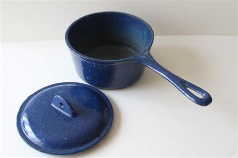 small heavy cast iron pot w/ lid, old blue white speckled enameled cast ...