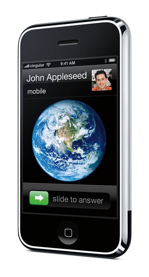 iPhone, 2007 | Apple iPhone Timeline | POPSUGAR News Photo 2