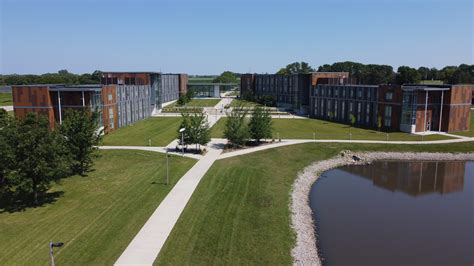 Join the NIACC campus community: Student Housing - NIACC Minute