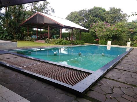 Villa Bogor Anggrek UPDATED 2022: 4 Bedroom Villa in Bogor with Shared Outdoor Pool (Unheated ...