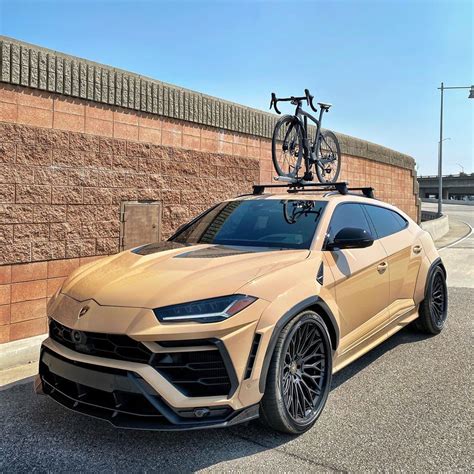 Lamborghini Urus Shows Off Desert Spec With Widebody Kit and Black ...