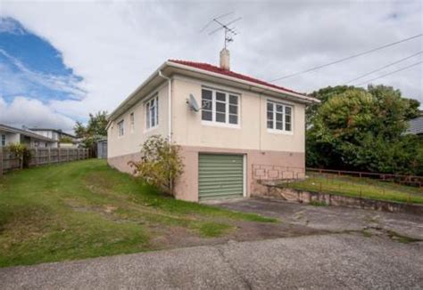 Papatoetoe Houses and Sections for rent | Barfoot & Thompson