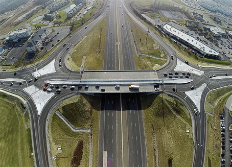 Diverging diamond interchanges gain traction - The Municipal