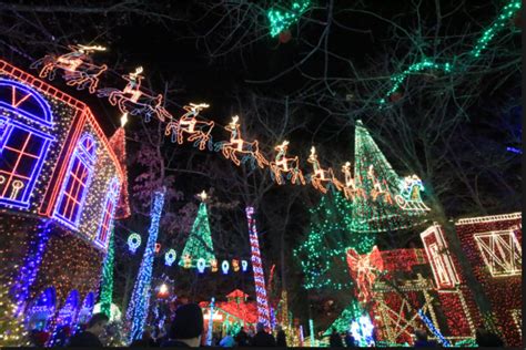 Silver Dollar City___Branson Christmas Lights | Christmas scenery, Silver dollar city, Christmas ...