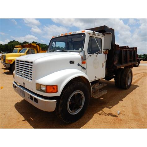 1996 INTERNATIONAL 4700 Dump Truck